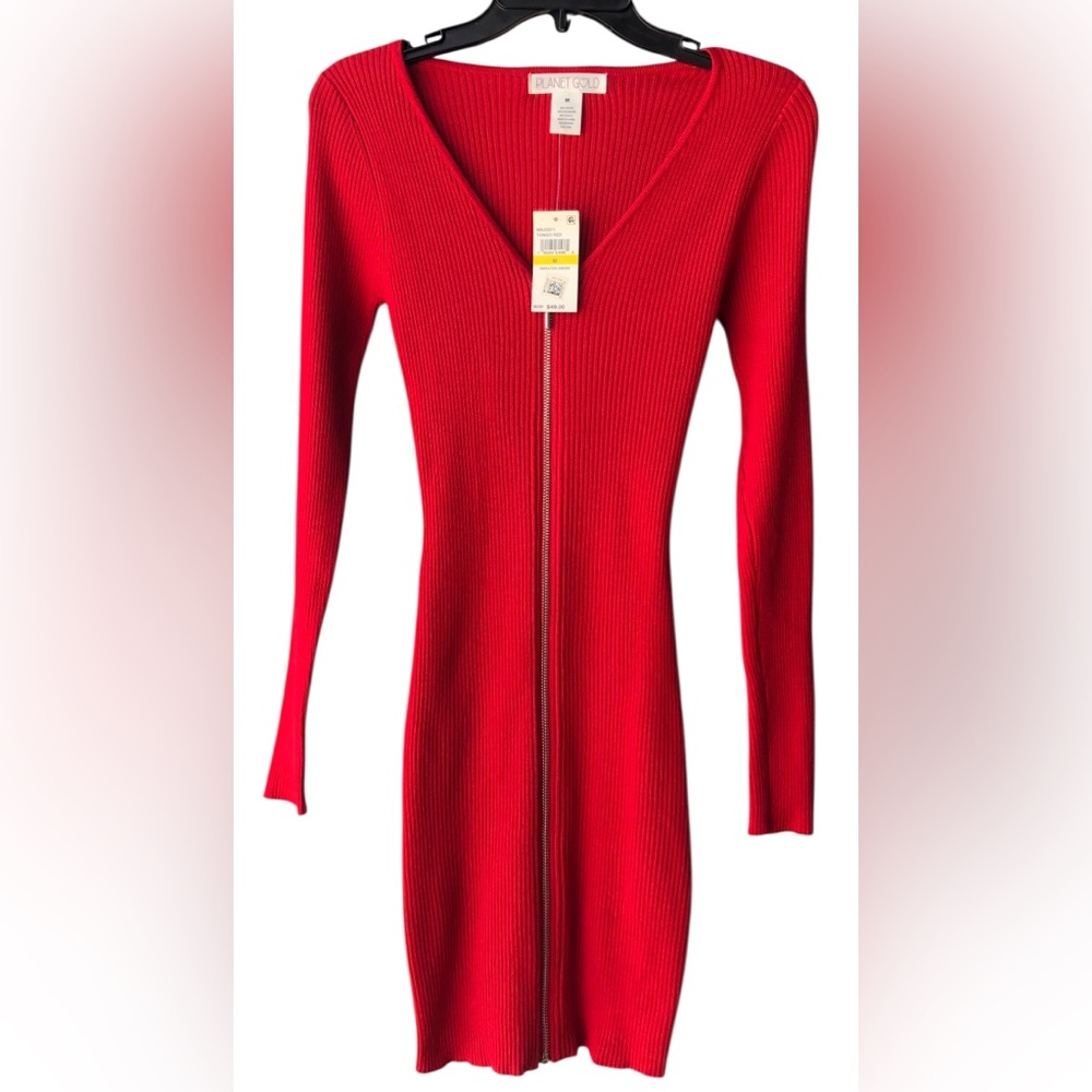 Planet Gold‎ N.W.T. Size Medium Vibrant Red Long Sleeve Body Stretchy Full Zip.